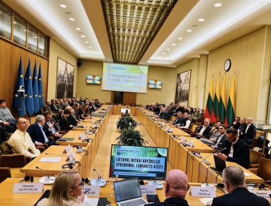 Seime – konferencija apie Lietuvos miškų ateitį: „kryžkelėje“ atsidūręs sektorius laukia sprendimų