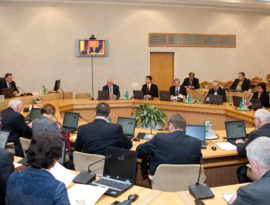 LR Vyriausybė tarėsi, kokį  Lietuvos KPP 2014–2020 projektą pateikti Europos Komisijai. AM ir ŽŪM pavesta susiderinti dėl paramos miškų įveisimui.