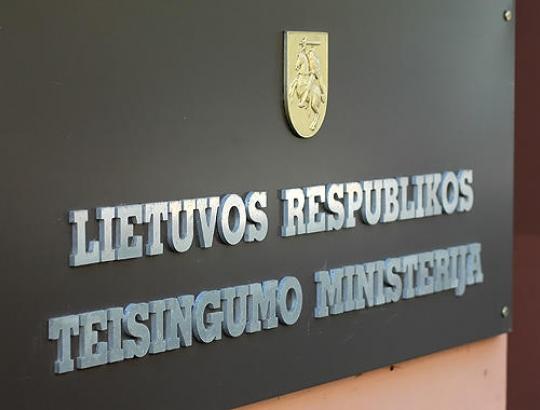 Teisingumo ministerija siūlo privalomai įvertinti tautos nuomonę keičiant teisės aktus