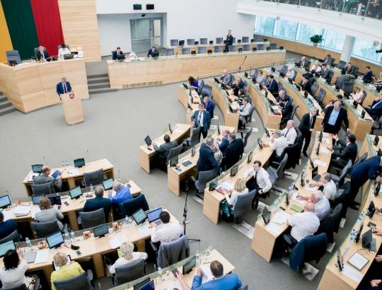 Seime skinasi kelią užmojis riboti privačių žemės sklypų kainą