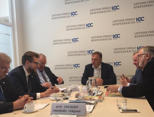 Naujajam LRV kancleriui - klausimas  dėl ydingo 5 proc. mokesčio privačių miškų savininkams