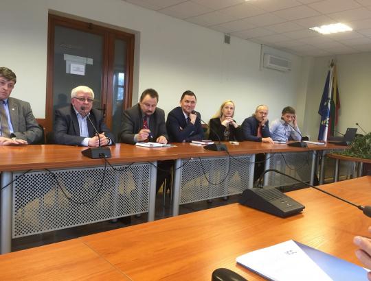 Tarp Anykščių r.savivaldybės, LVK ir LMSA pasirašytas trišalis susitarimas dėl „Dėl Lietuvos verslo ąžuolų girios“ projekto 