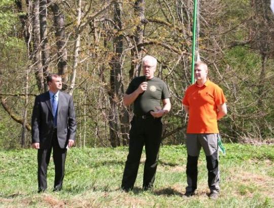 Miškasodis Ukmergės raj. Vaisgėliškio miške subūrė daugiau nei 100 talkininkų