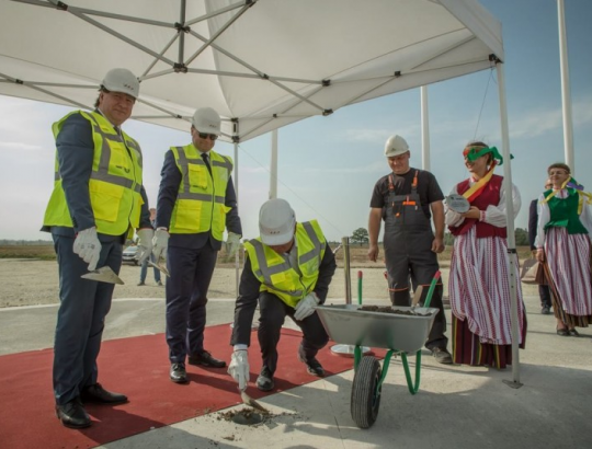 Oficialiai pradėtos vienos didžiausių plyno laiko investicijų  į medienos pramonę Lietuvoje