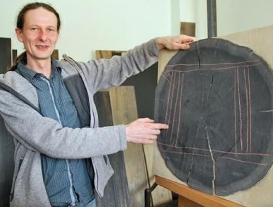 Išskirtinius gaminius iš  juodojo (išlaikyto) ąžuolo perkantiesiems kainos nerūpi