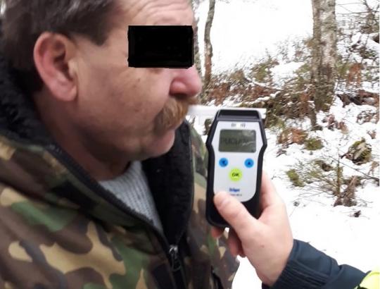 Aplinkos apsaugos pareigūnai be policininkų pagalbos galės nustatyti medžiotojų blaivumą.