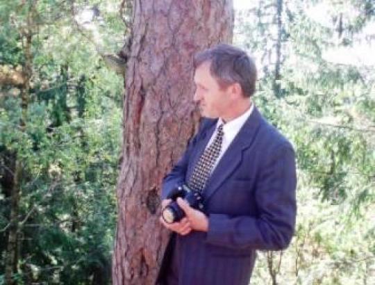 A.Lankelis. Dėl vietos po saule.Arba, kelios mintys prie seno miško valdos kapčio