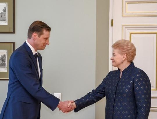Prezidentė D. Grybauskaitė paskyrė naująjį aplinkos ministrą K. Mažeiką