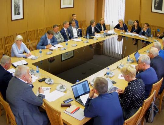 Seimo Antikorupcijos komisija svarstė informaciją apie galimas korupcijos apraiškas valstybiniuose miškuose