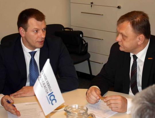 Finansų ministras nesulaukia aplinkos ministro pasiūlymo atsisakyti 5% mokesčio miškų savininkams