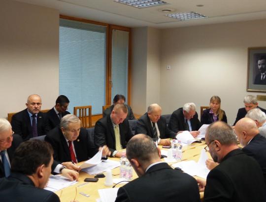 Seimo kaimo reikalų komitetas svarstė  žemės įsigijimo saugiklių poveikį