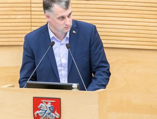 Seimo BFK pirmininkas Valius Ąžuolas Vyriausybei: jeigu įvedami [aplinkosauginiai] apribojimai- kompensuokite, o jei nėra lėšų - neįvedinėkite.